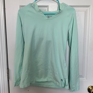 Mountain headwear hoodie tee